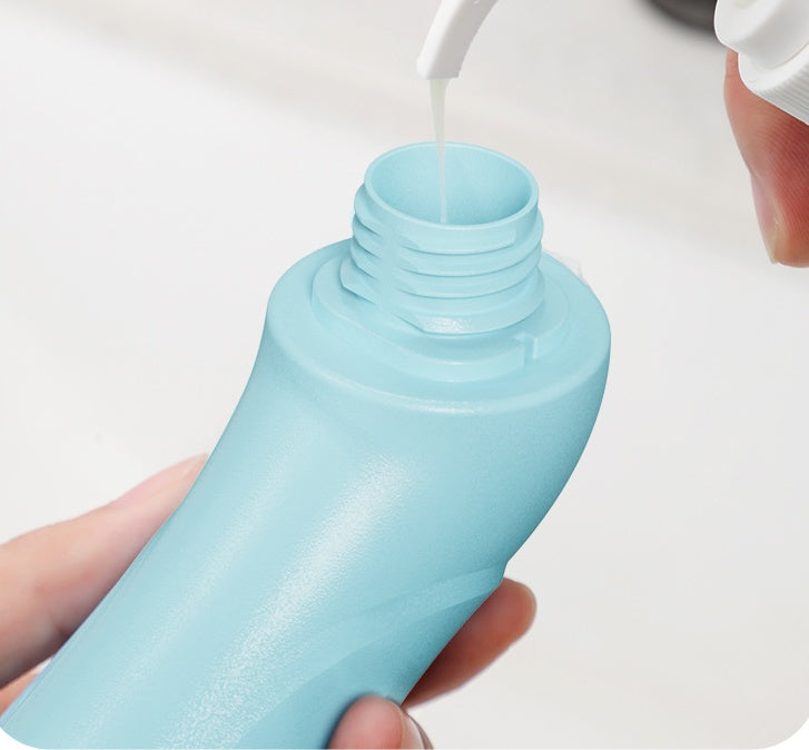 Pet Bath & Grooming Brush – Handheld Shower Tool for Dogs & Cats