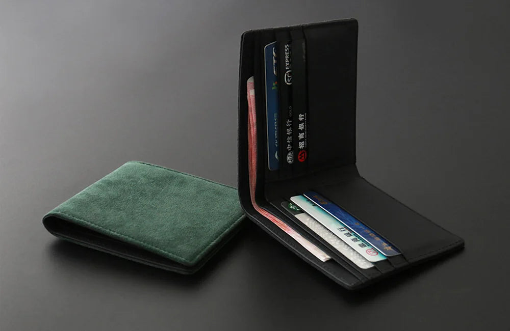 Slim Card Holder – Unisex Luxury Wallet for Daily Use