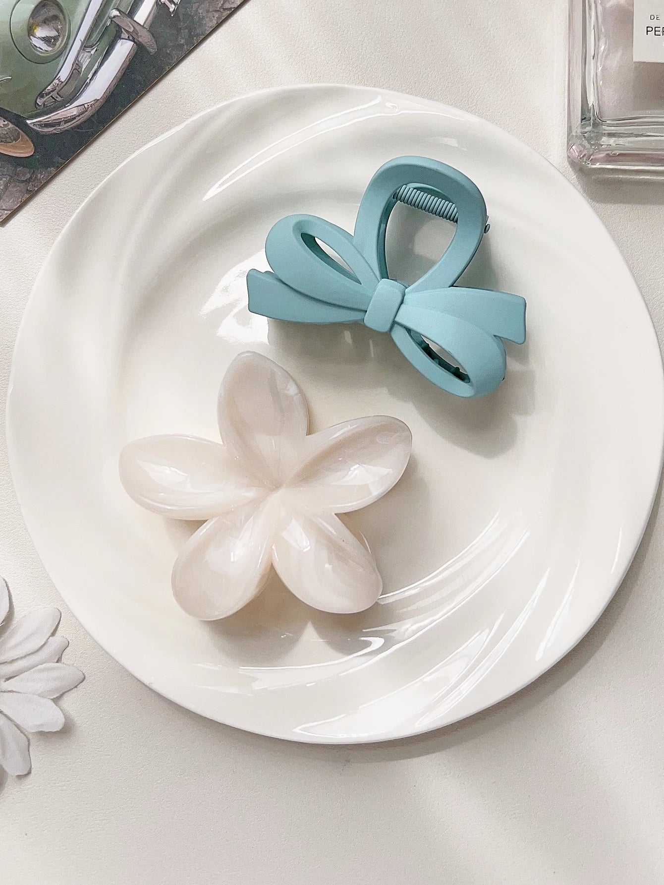 2 Pcs Marble Flower Hair Claw Clips – Cute Beach Hair Accessories