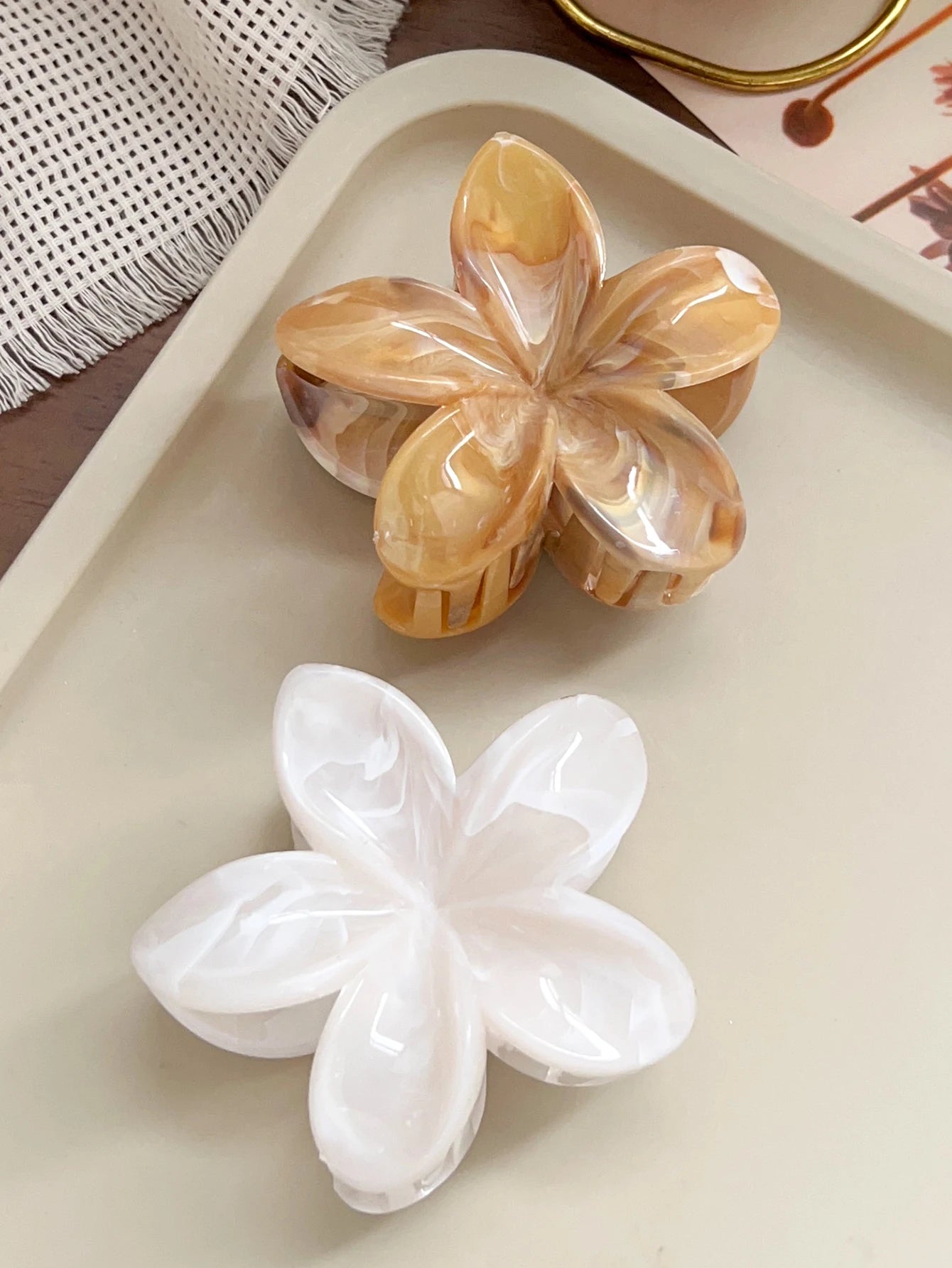 2 Pcs Marble Flower Hair Claw Clips – Cute Beach Hair Accessories