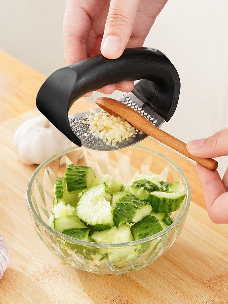 Stainless Steel Garlic Press – Manual Mincer for Chopping Garlic & Vegetables