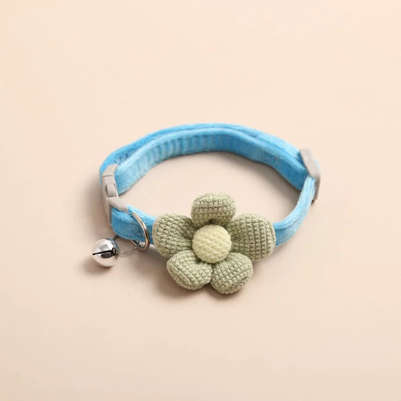Adjustable Cat Collar with Bell – Cute Flower Design for Small Pets