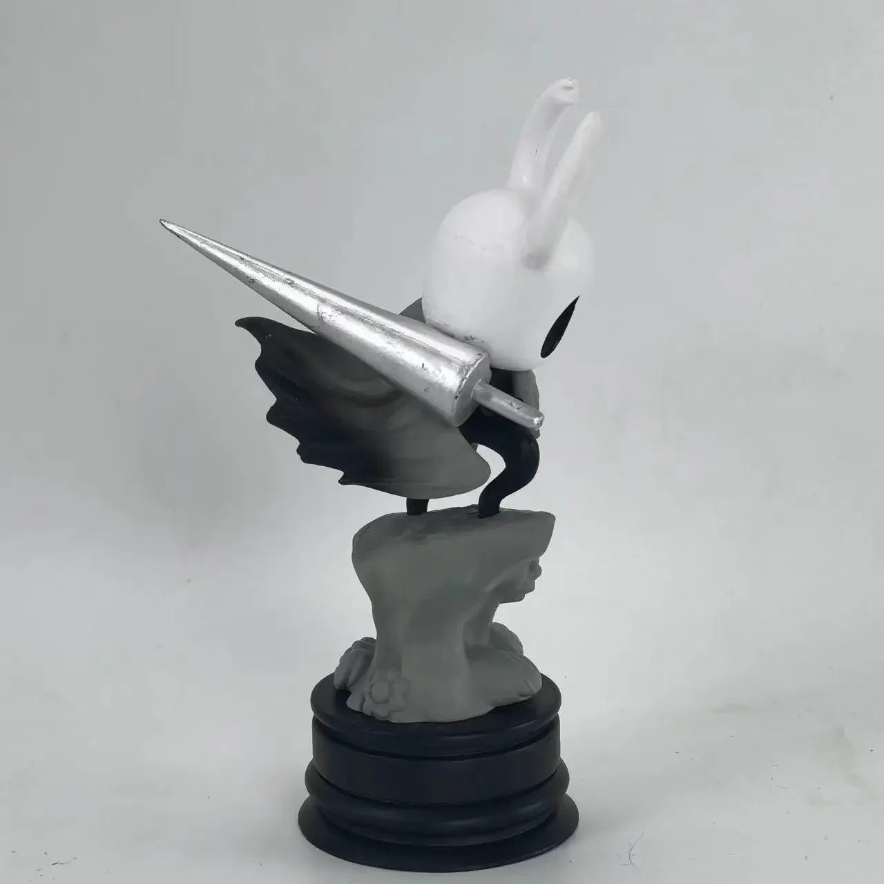Aixlan Hollow Knight Figure – 11cm PVC Collectible Toy Gift