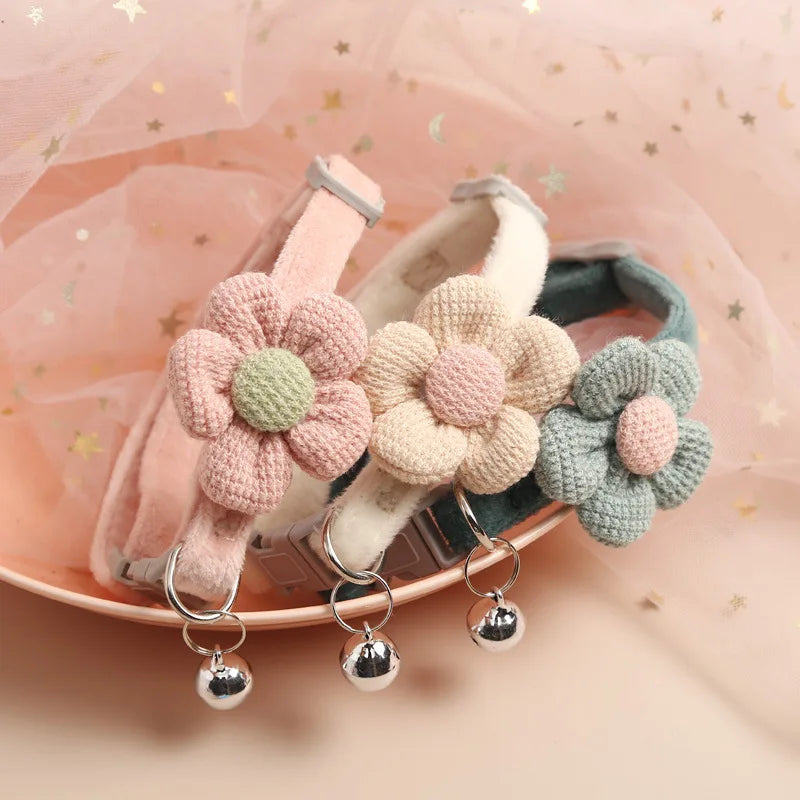 Adjustable Cat Collar with Bell – Cute Flower Design for Small Pets