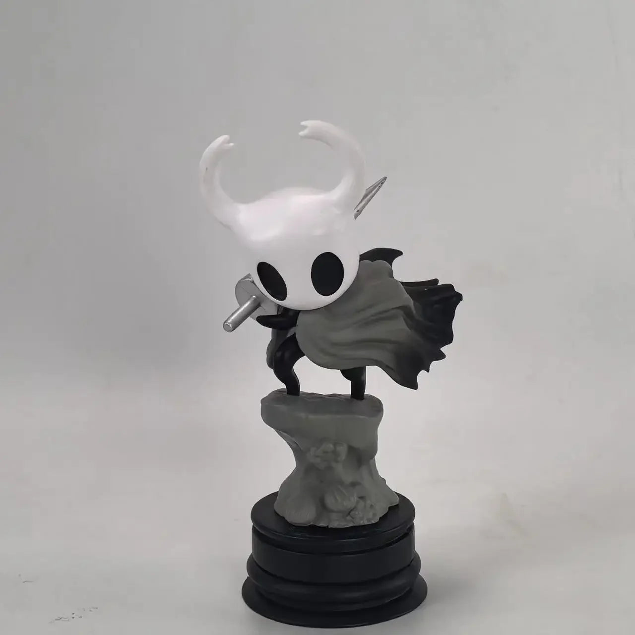 Aixlan Hollow Knight Figure – 11cm PVC Collectible Toy Gift