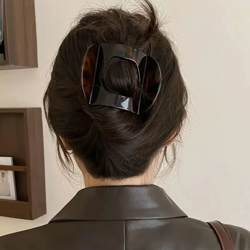 Acetic Acid Hair Clip – Simple Spring Spoon Clip for Women