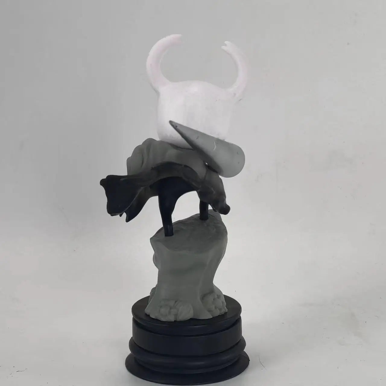 Aixlan Hollow Knight Figure – 11cm PVC Collectible Toy Gift