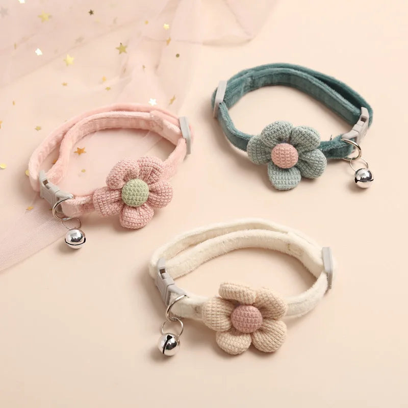 Adjustable Cat Collar with Bell – Cute Flower Design for Small Pets