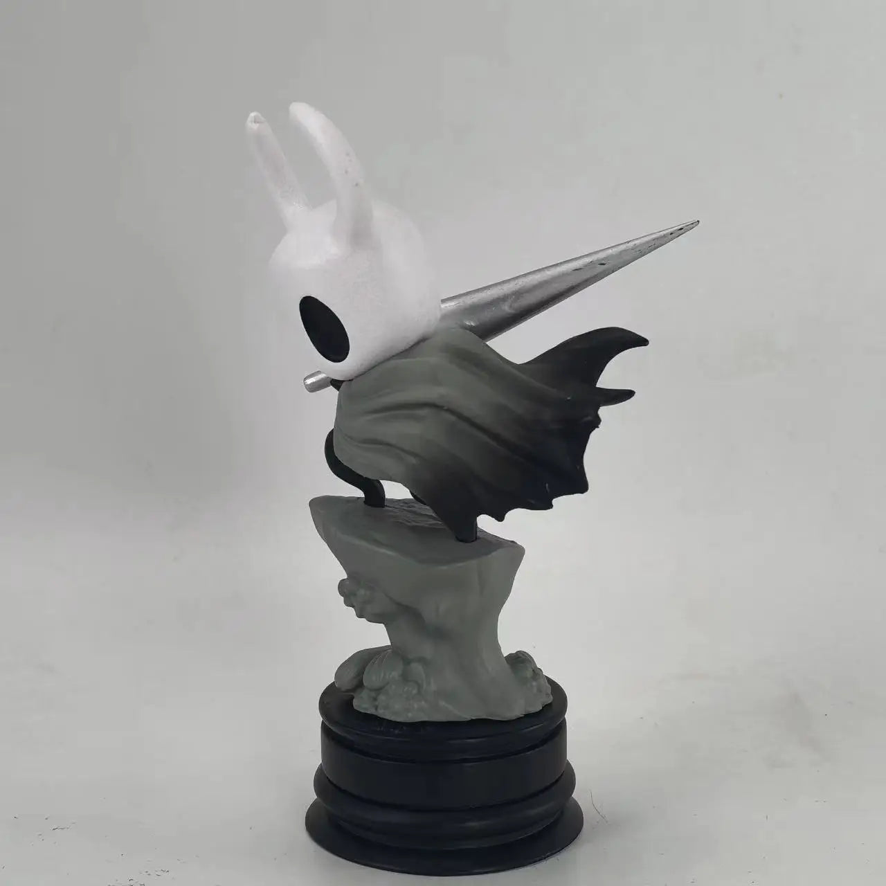 Aixlan Hollow Knight Figure – 11cm PVC Collectible Toy Gift