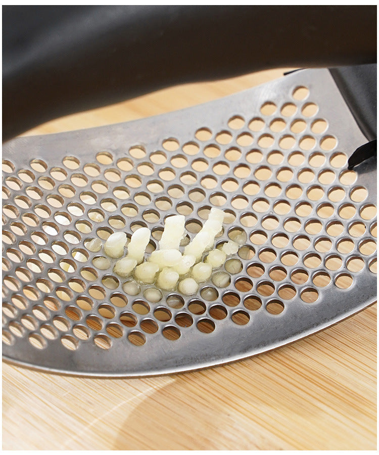Stainless Steel Garlic Press – Manual Mincer for Chopping Garlic & Vegetables