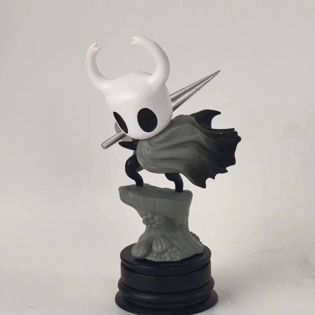 Aixlan Hollow Knight Figure – 11cm PVC Collectible Toy Gift