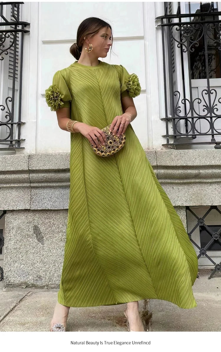Women’s Pleated Geometric Floral Dress – Versatile Age-Reducing Outfit