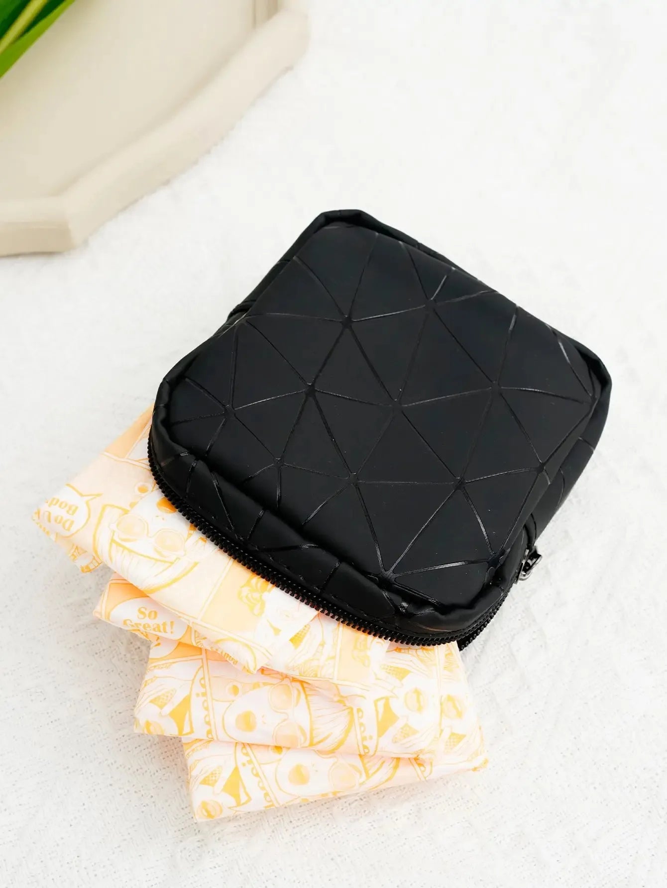 PU Leather Waterproof Organizer – Portable Bag for Women’s Essentials