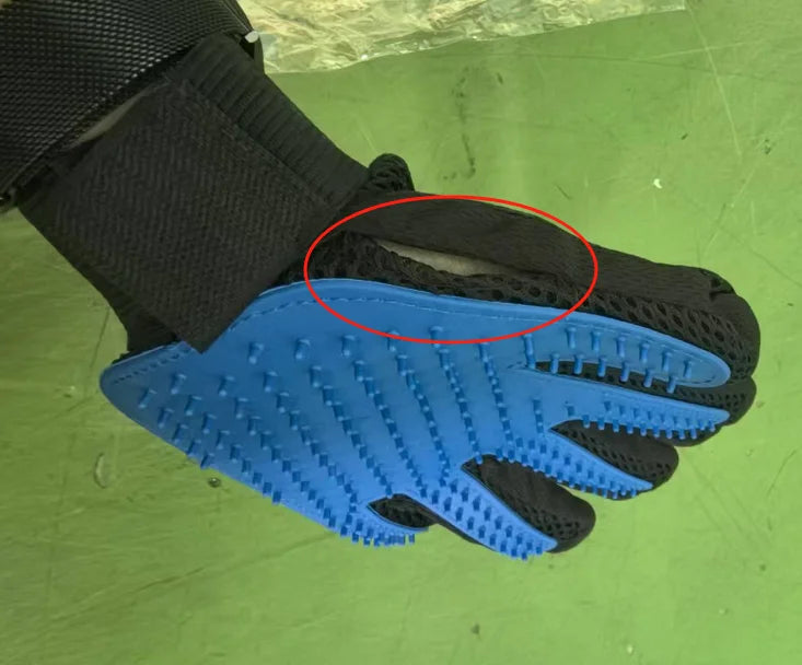 Pet Grooming Glove – Deshedding Brush & Bath Massage Tool for Cats & Dogs