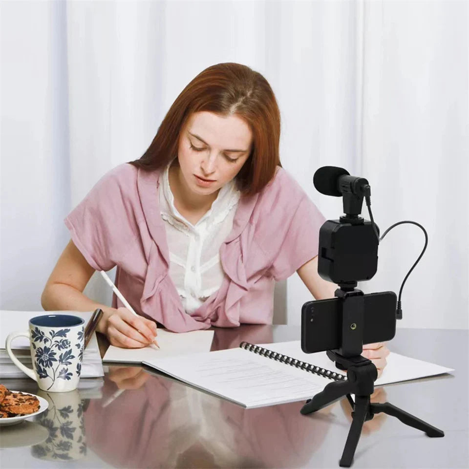 Cartmela Smartphone Vlogging Kit – Tripod, Microphone & Fill Light