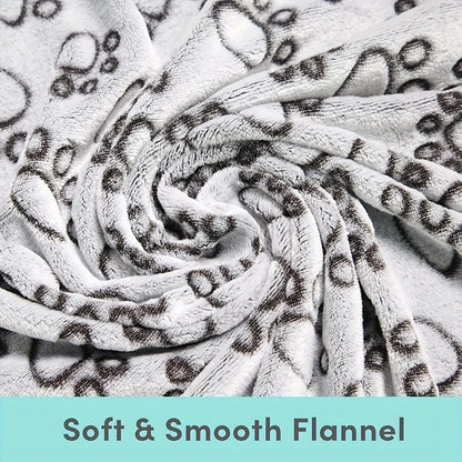 Soft Fluffy Pet Blanket – Warm Mat with Cute Cartoon Pattern