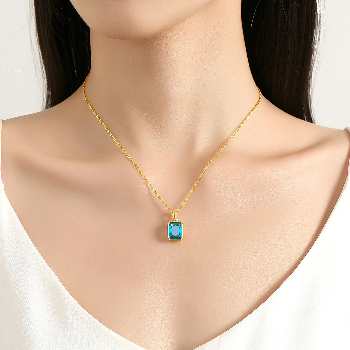 18K Gold Necklace Pendant for Women – 8x10mm Blue Stone AU750