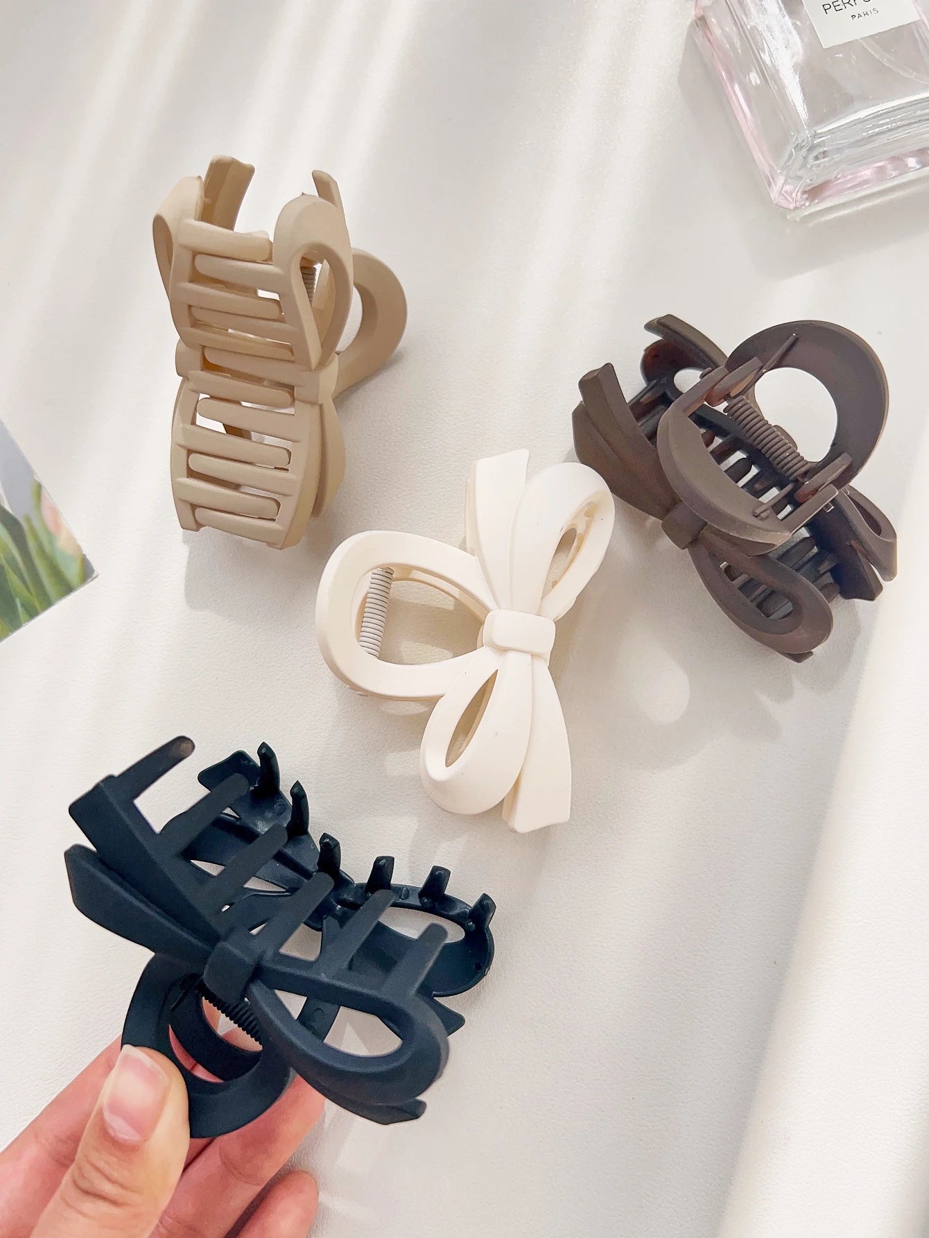 2 Pcs Marble Flower Hair Claw Clips – Cute Beach Hair Accessories