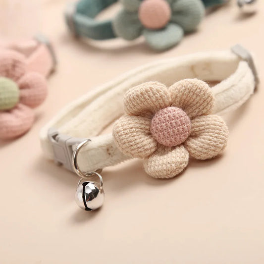 Adjustable Cat Collar with Bell – Cute Flower Design for Small Pets