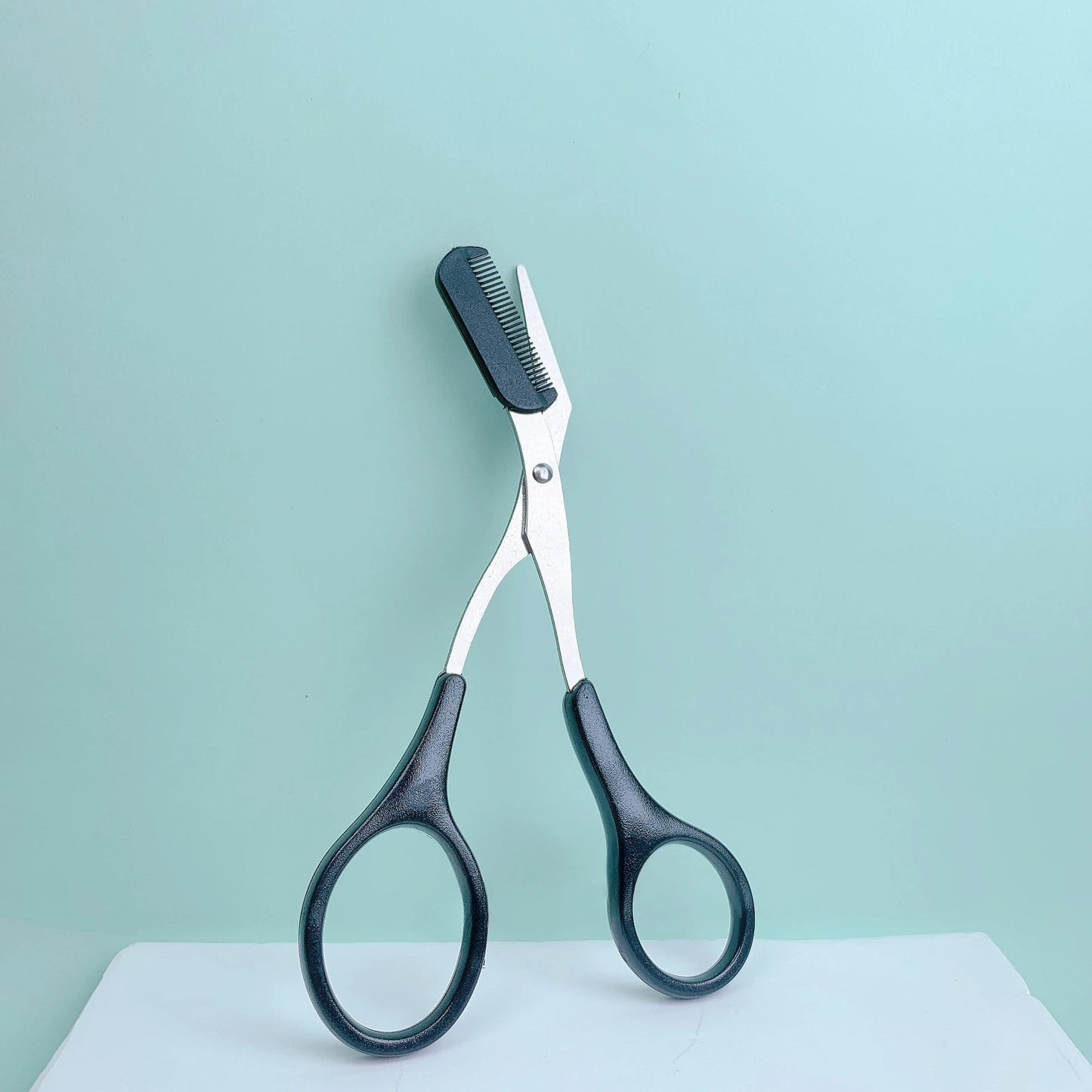 Pink Eyebrow Trimming Scissors with Comb – Precise Grooming Tool