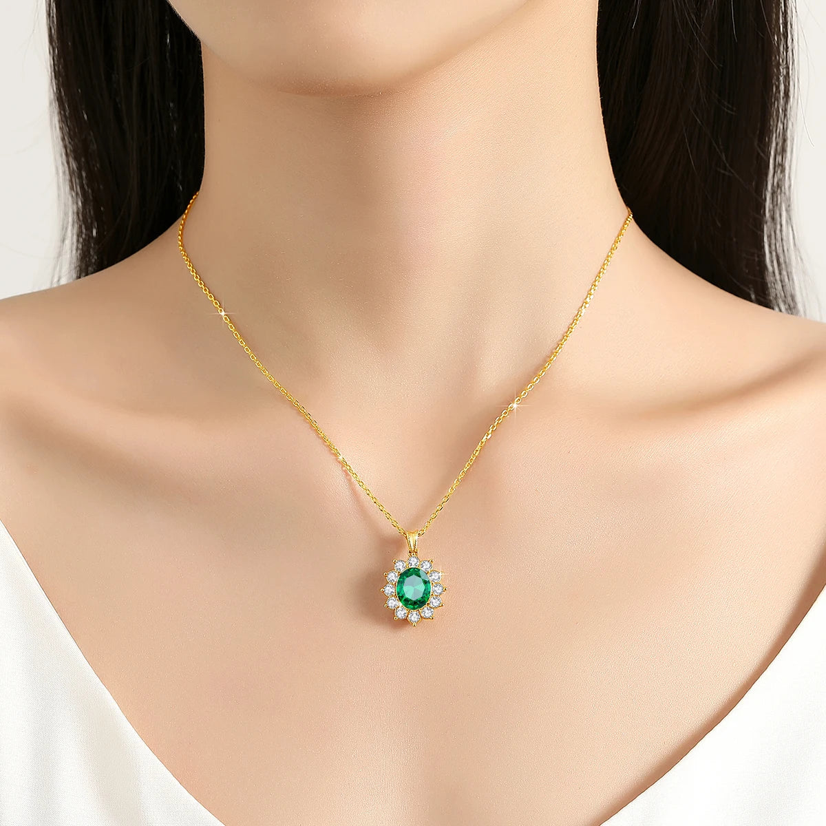Au750 18K Gold Emerald Necklace – Oval 8x10mm Stone with Certificate