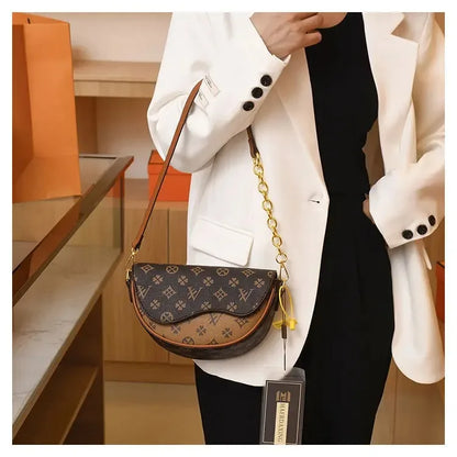  New arrival women's handbag in elegant, textured finish

